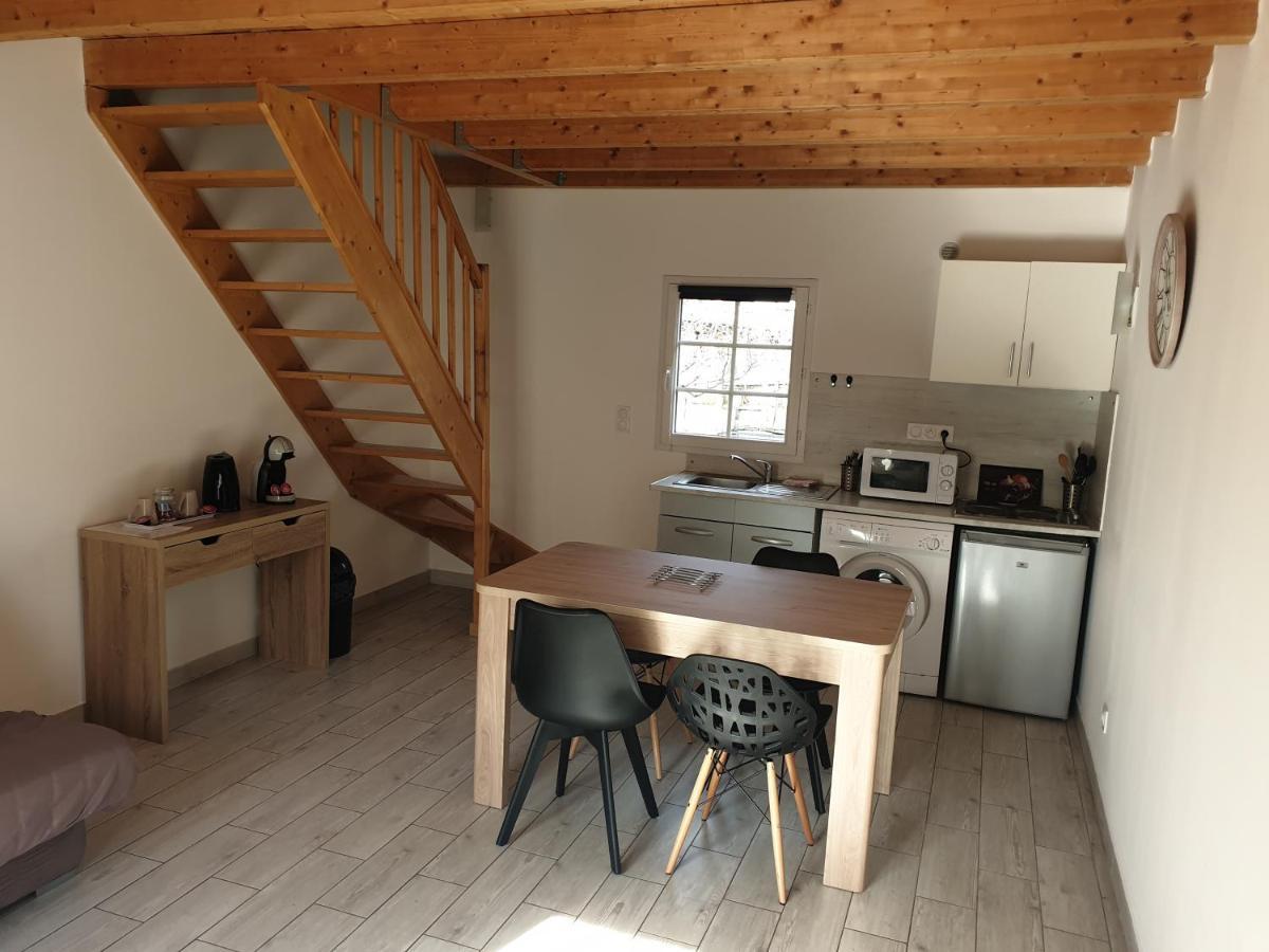 Residence E Scaravaglie Корт Экстерьер фото