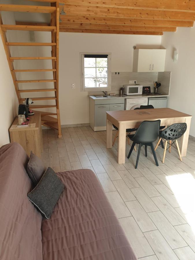Residence E Scaravaglie Корт Экстерьер фото