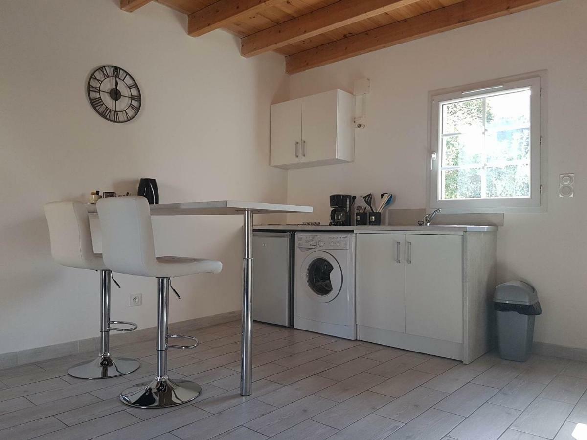 Residence E Scaravaglie Корт Экстерьер фото